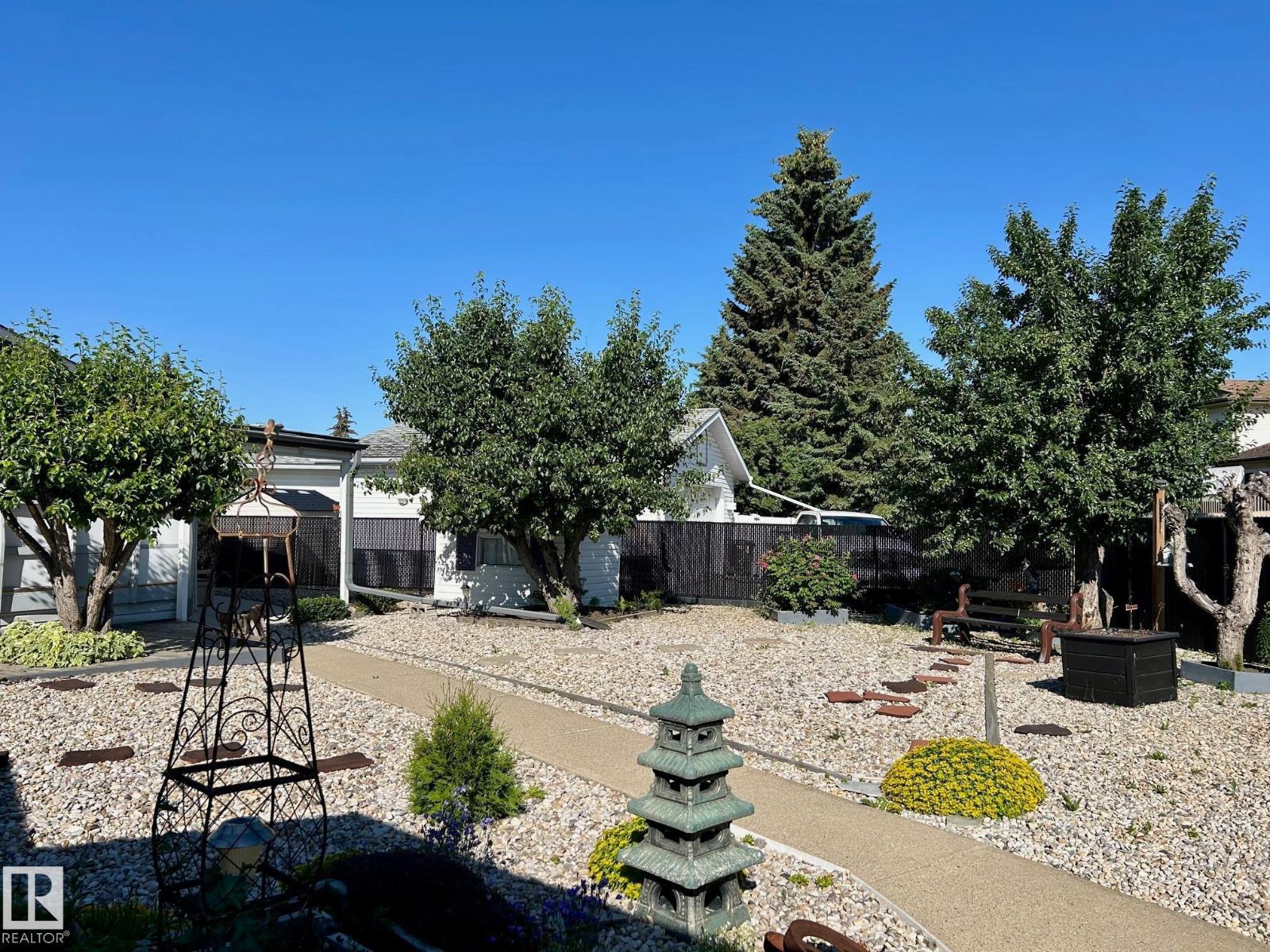 6704 152A AV NW
