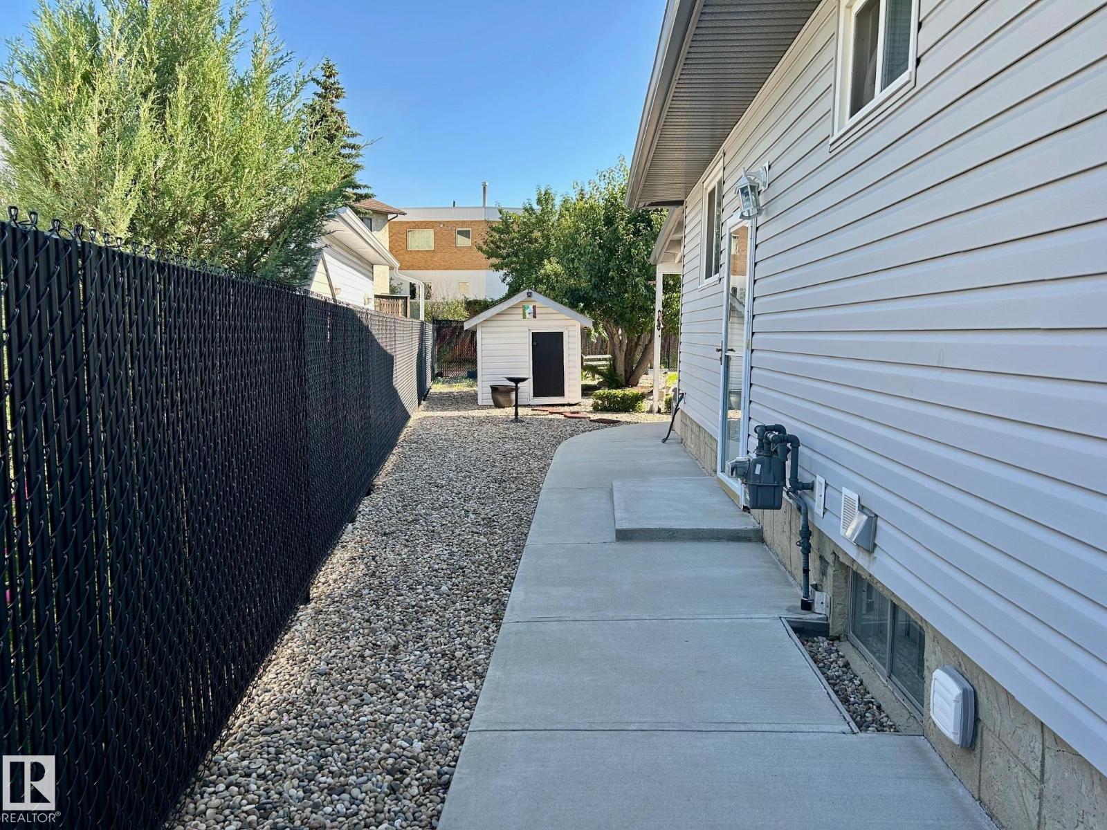 6704 152A AV NW