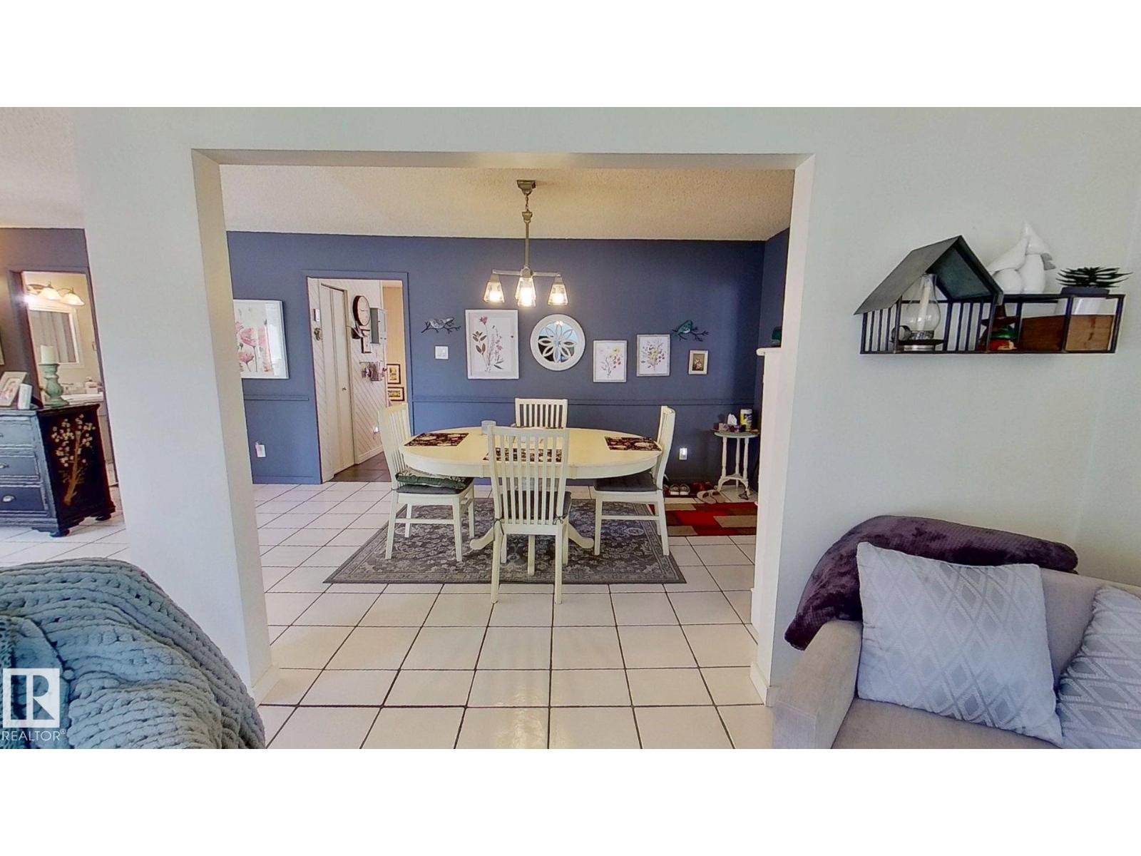 6704 152A AV NW