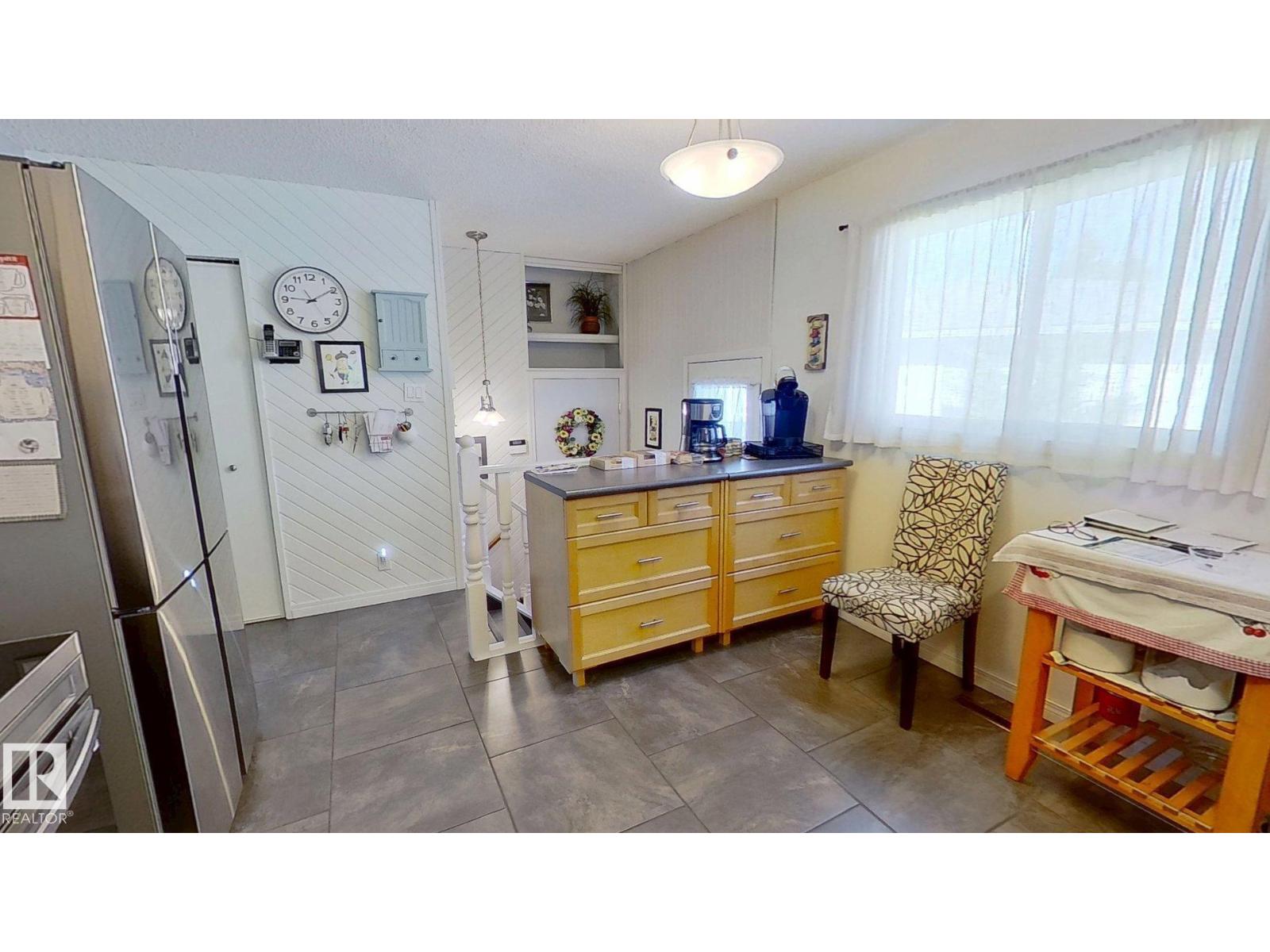 6704 152A AV NW