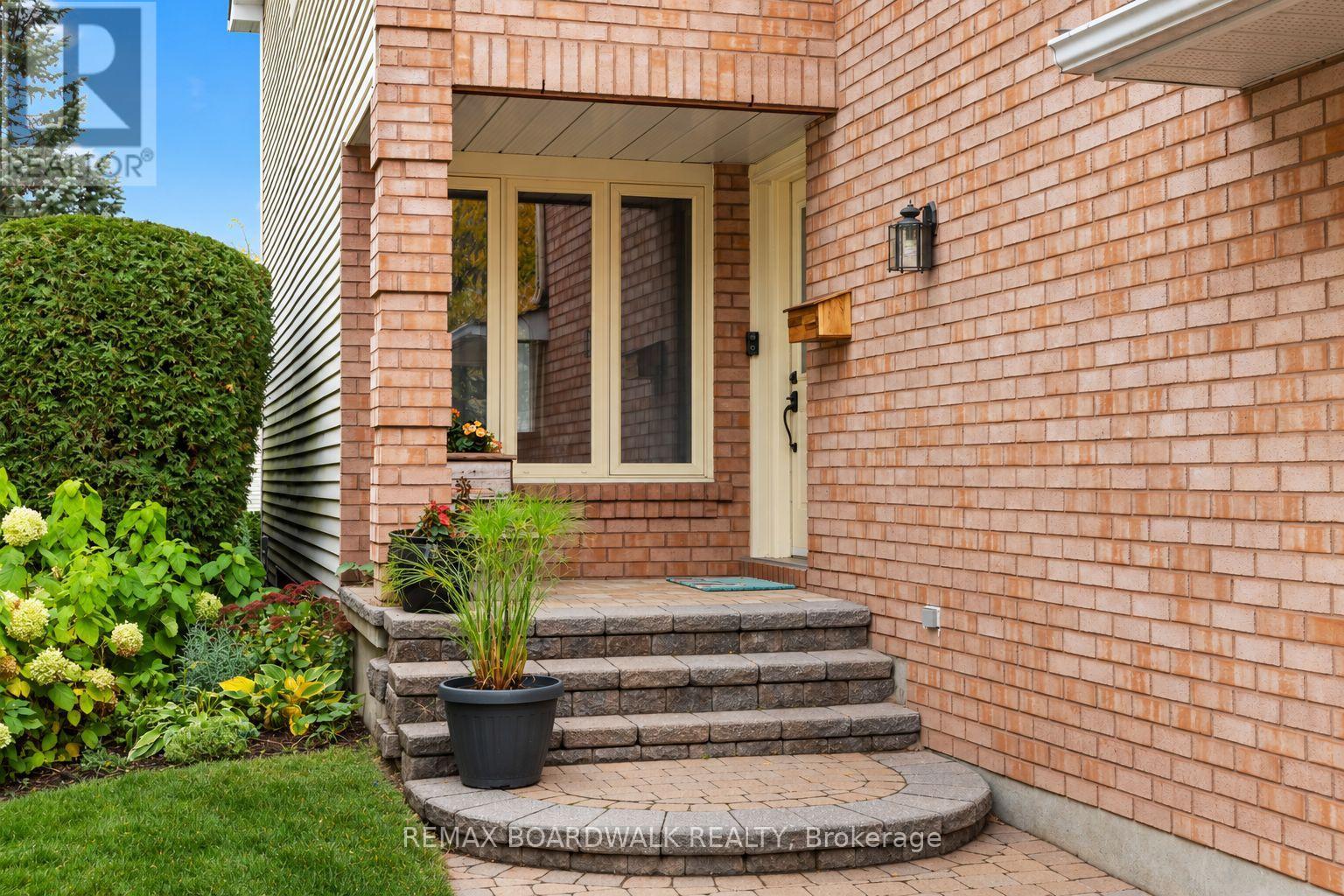 3 Moresby Drive, Ottawa, Ontario  K2M 2A2 - Photo 4 - X14084036