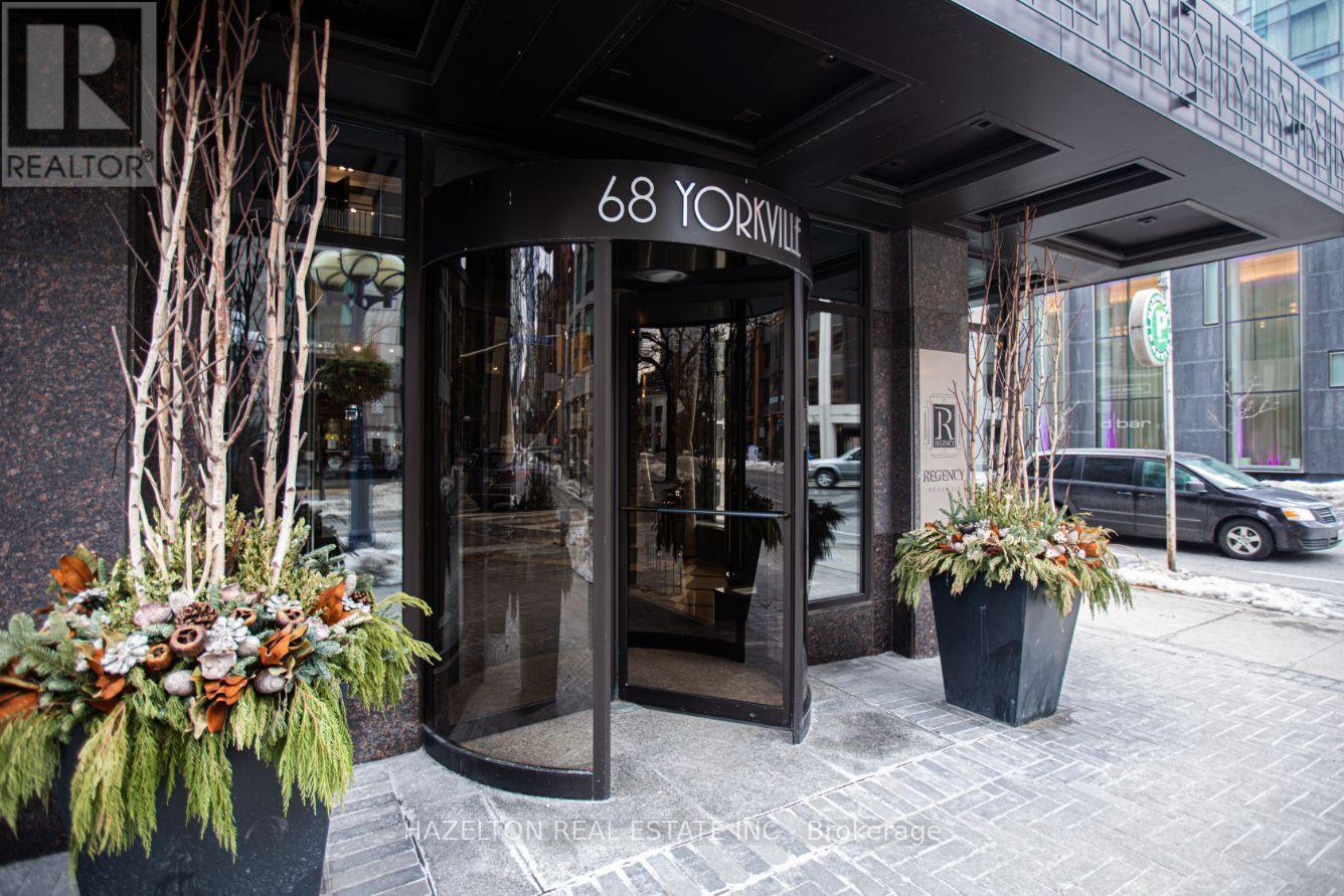 805 - 68 YORKVILLE AVENUE, Toronto, Ontario
