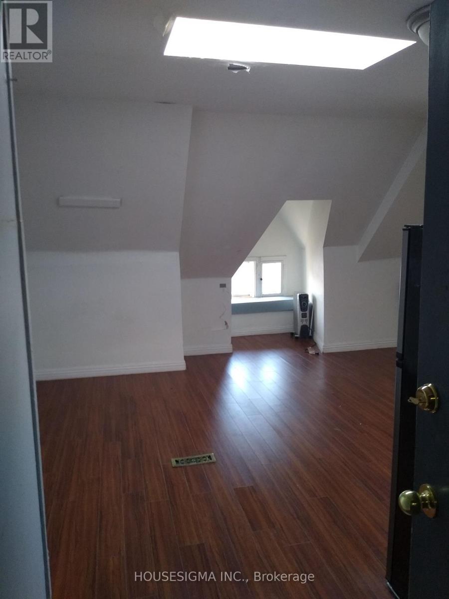 888 Dundas Street E, Toronto, Ontario  M4M 1R3 - Photo 10 - E14083884