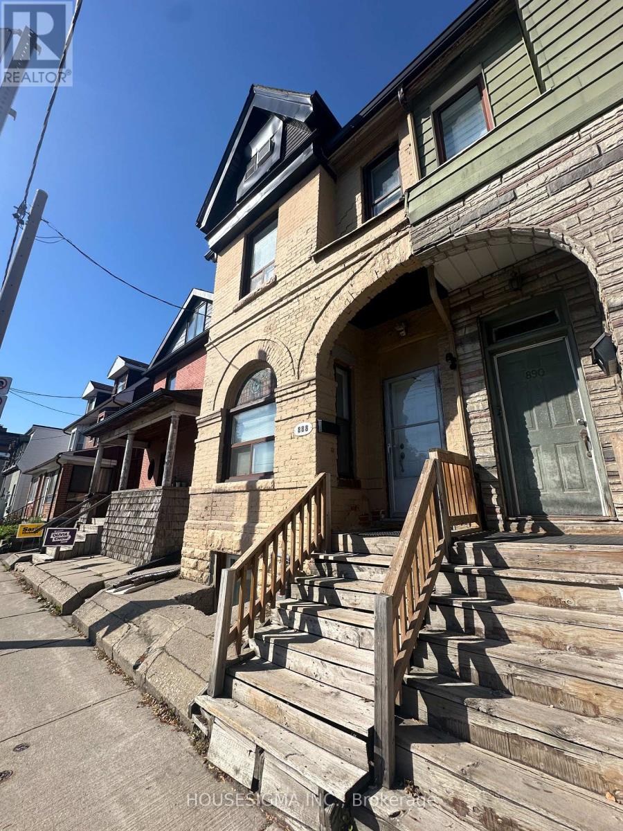 888 Dundas Street E, Toronto, Ontario  M4M 1R3 - Photo 2 - E14083884