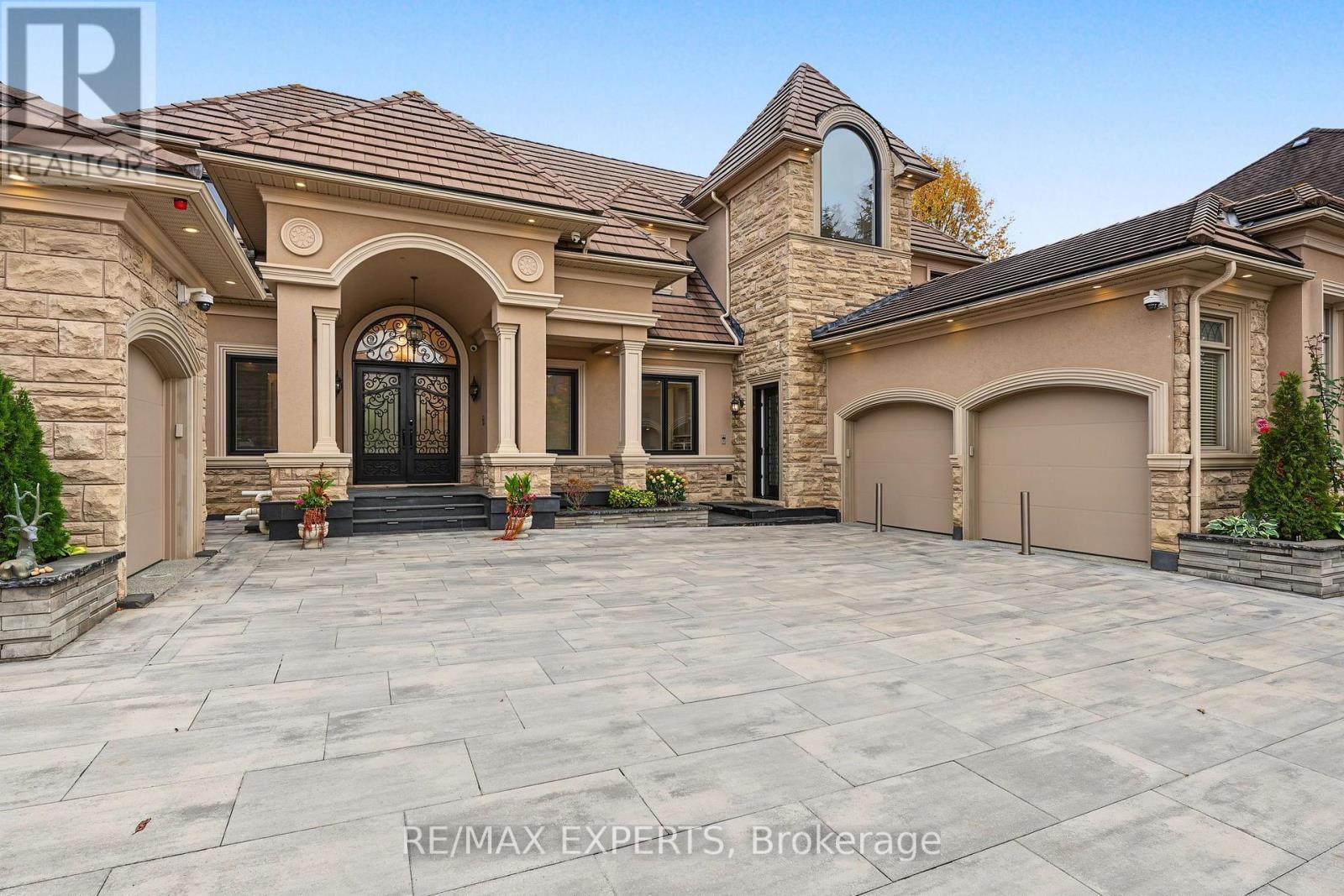 33 Highland Creek Court, Vaughan, Ontario  L0J 1C0 - Photo 3 - N14083846