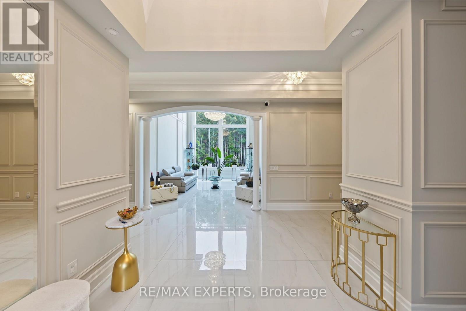 33 Highland Creek Court, Vaughan, Ontario  L0J 1C0 - Photo 5 - N14083846