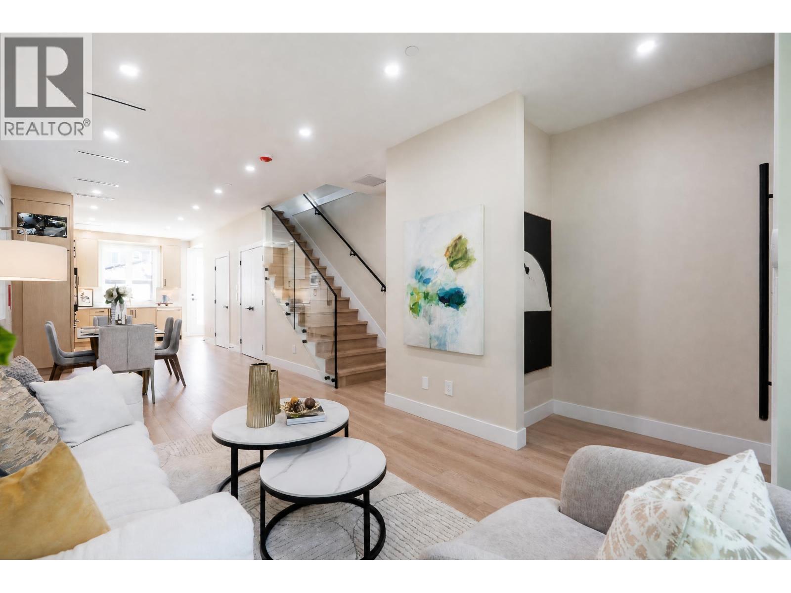 2828 Cheyenne Avenue, Vancouver, British Columbia  V5R 4R6 - Photo 3 - R3175826