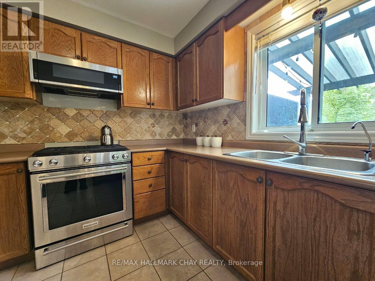 53 Livia Herman Way, Barrie (East Bayfield), Ontario  L4M 6X1 - Photo 17 - S14083896