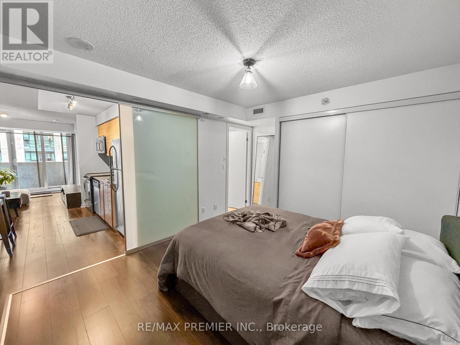 811 - 20 Joe Shuster Way, Toronto, Ontario  M6K 0A3 - Photo 6 - W14081896
