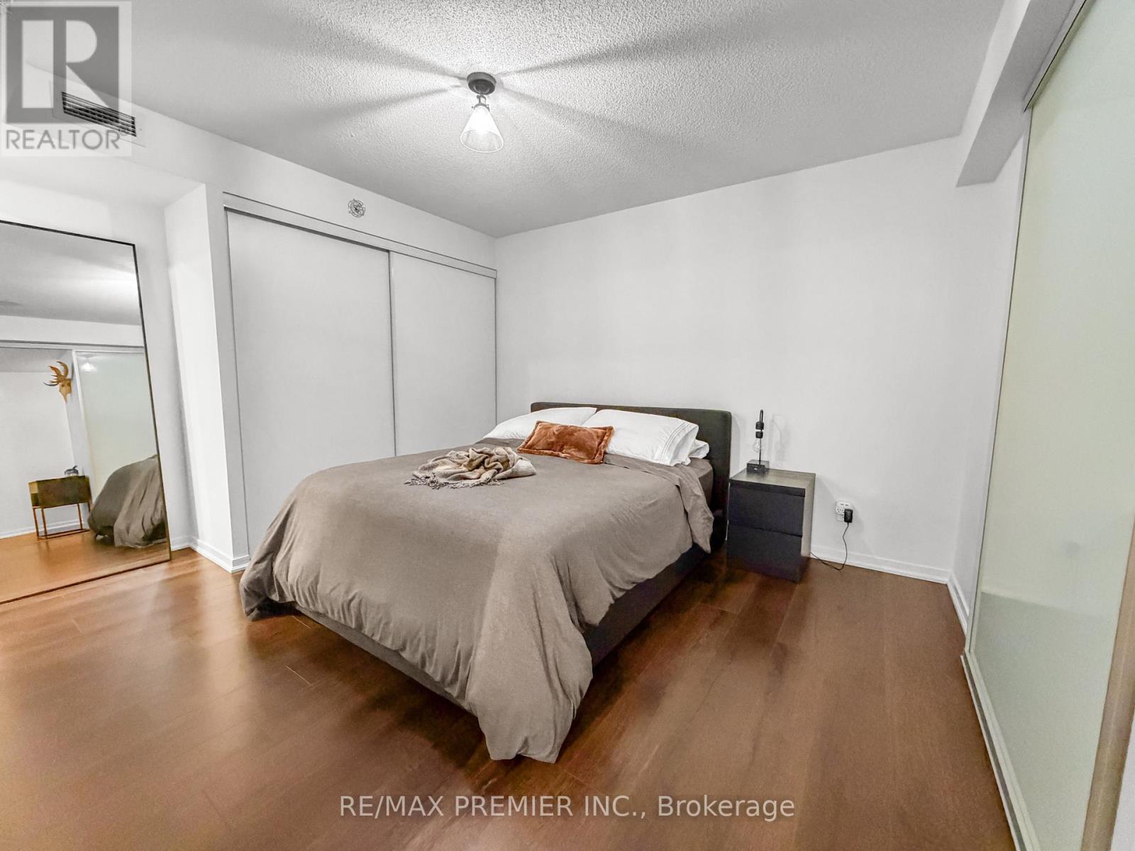 811 - 20 Joe Shuster Way, Toronto, Ontario  M6K 0A3 - Photo 5 - W14081896
