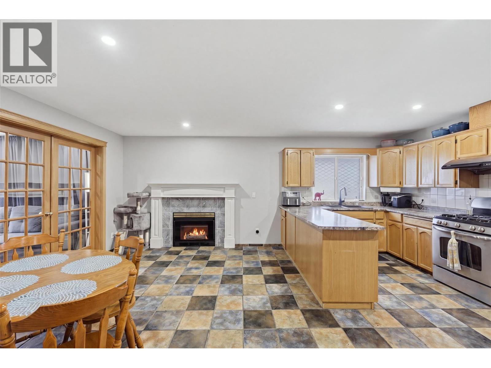 2435 DRUMMOND Court