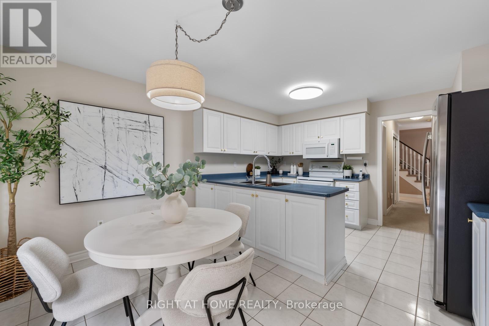 5954 Hemingway Road, Mississauga, Ontario  L5M 5M1 - Photo 12 - W14084028