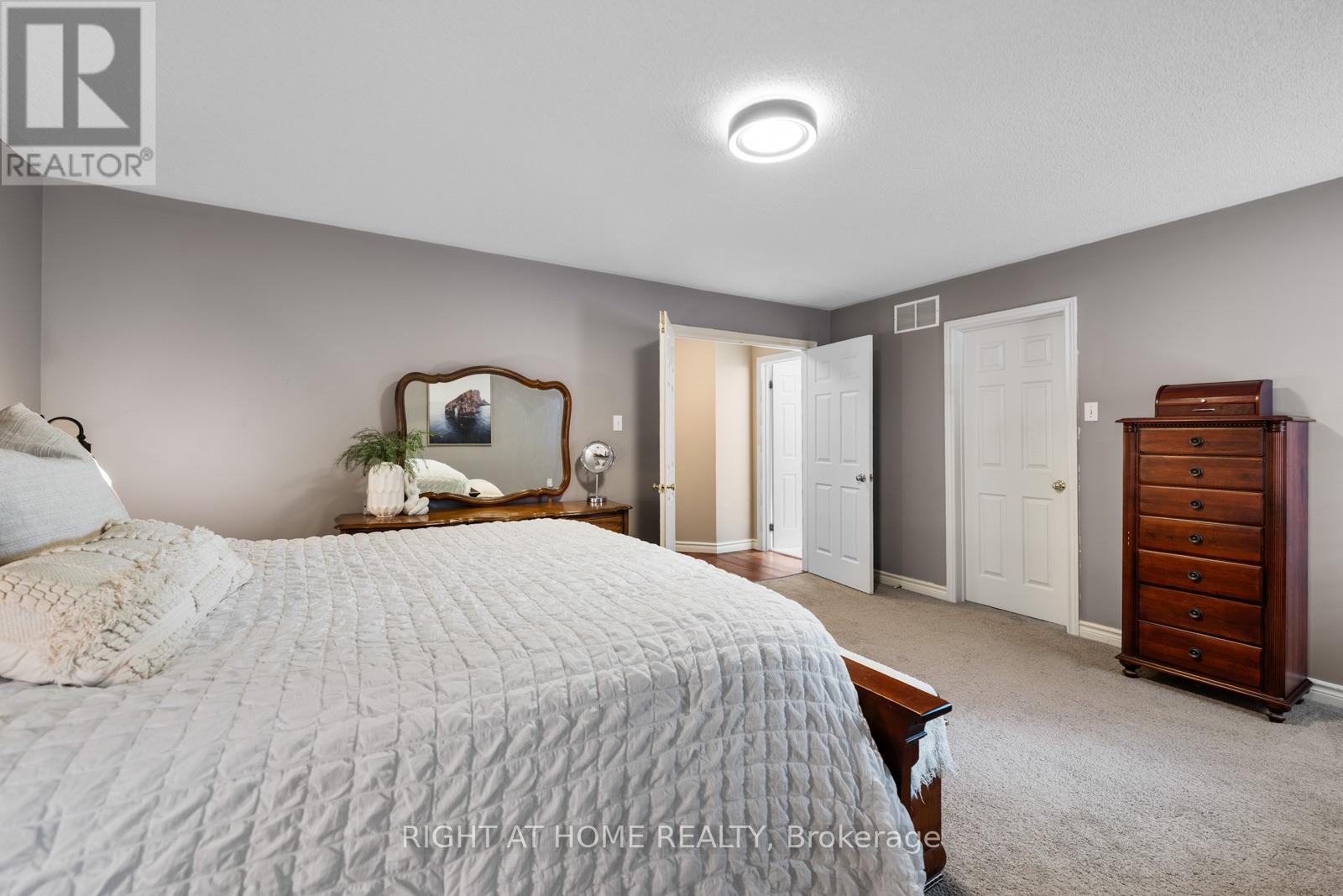 5954 Hemingway Road, Mississauga, Ontario  L5M 5M1 - Photo 21 - W14084028