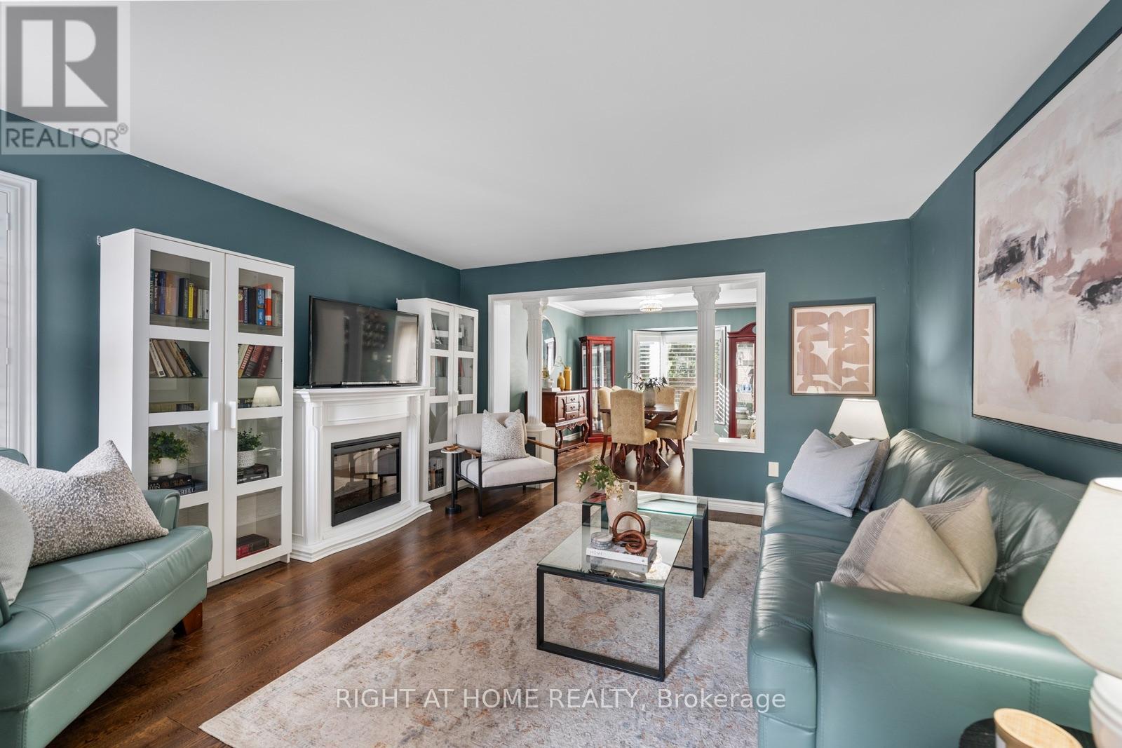 5954 Hemingway Road, Mississauga, Ontario  L5M 5M1 - Photo 3 - W14084028