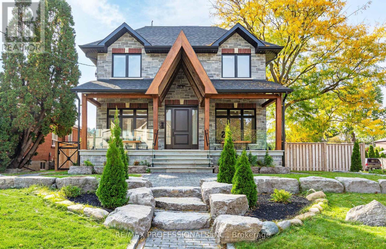 28 MARTIN GROVE ROAD, Toronto, Ontario