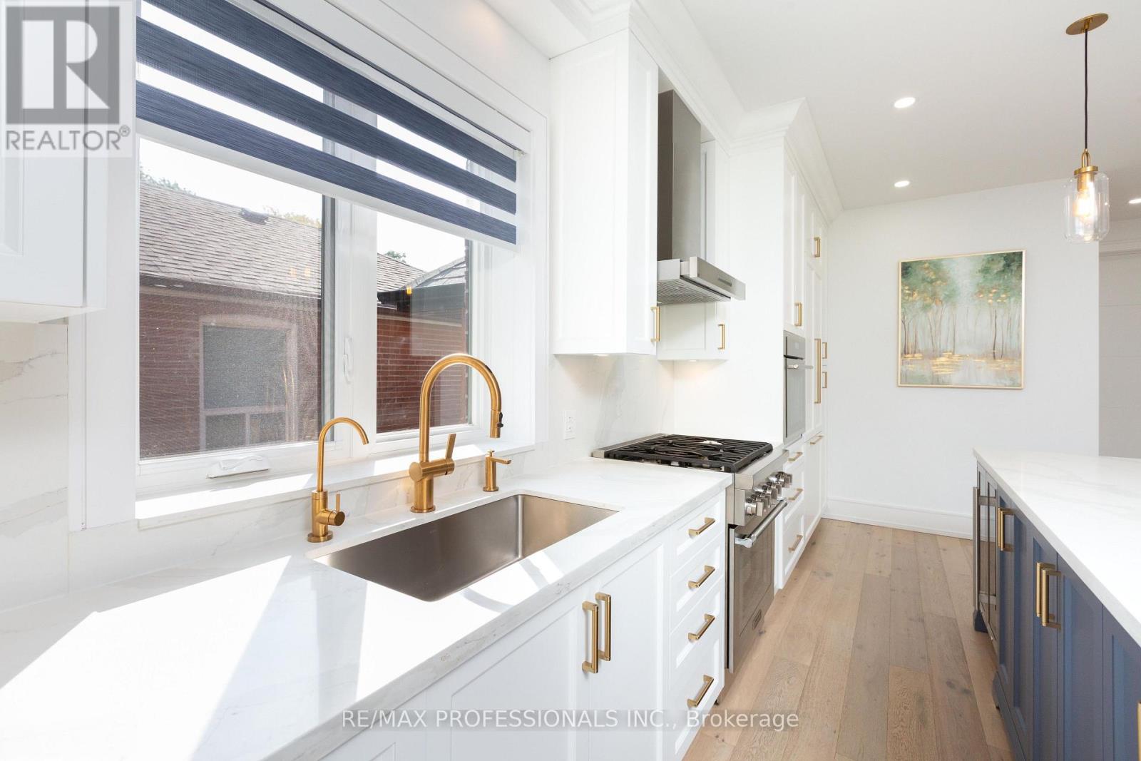 28 Martin Grove Road, Toronto, Ontario  M9B 4J9 - Photo 11 - W14084076