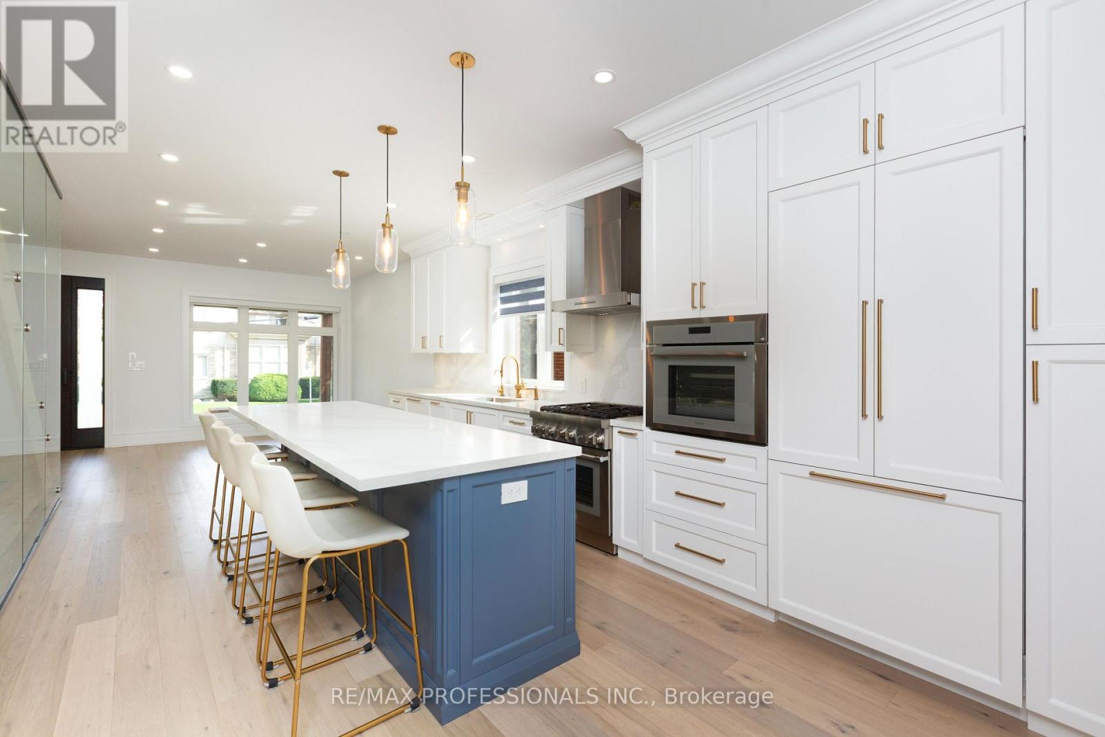 28 Martin Grove Road, Toronto, Ontario  M9B 4J9 - Photo 13 - W14084076