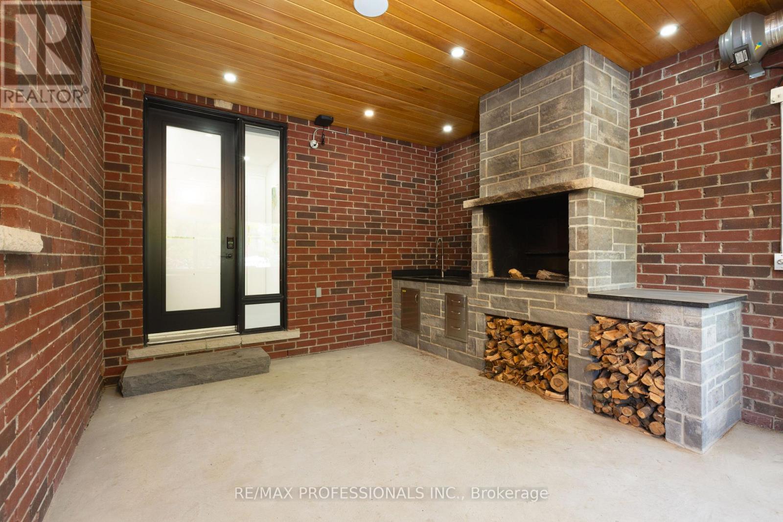 28 Martin Grove Road, Toronto, Ontario  M9B 4J9 - Photo 16 - W14084076