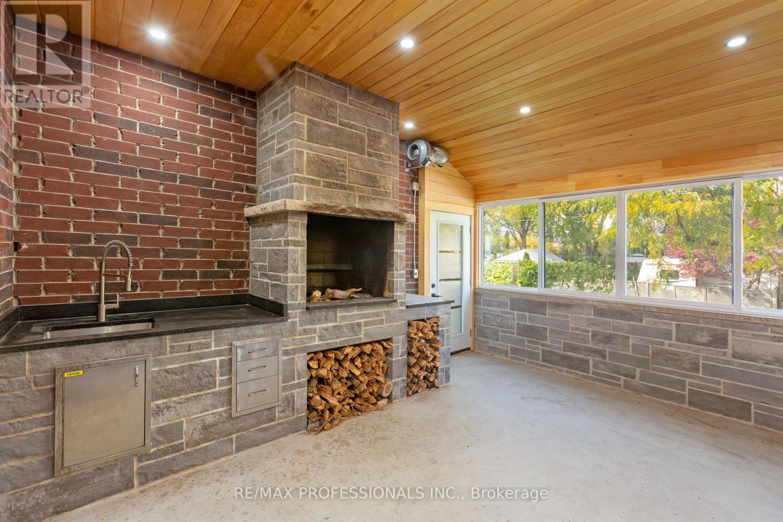 28 Martin Grove Road, Toronto, Ontario  M9B 4J9 - Photo 17 - W14084076