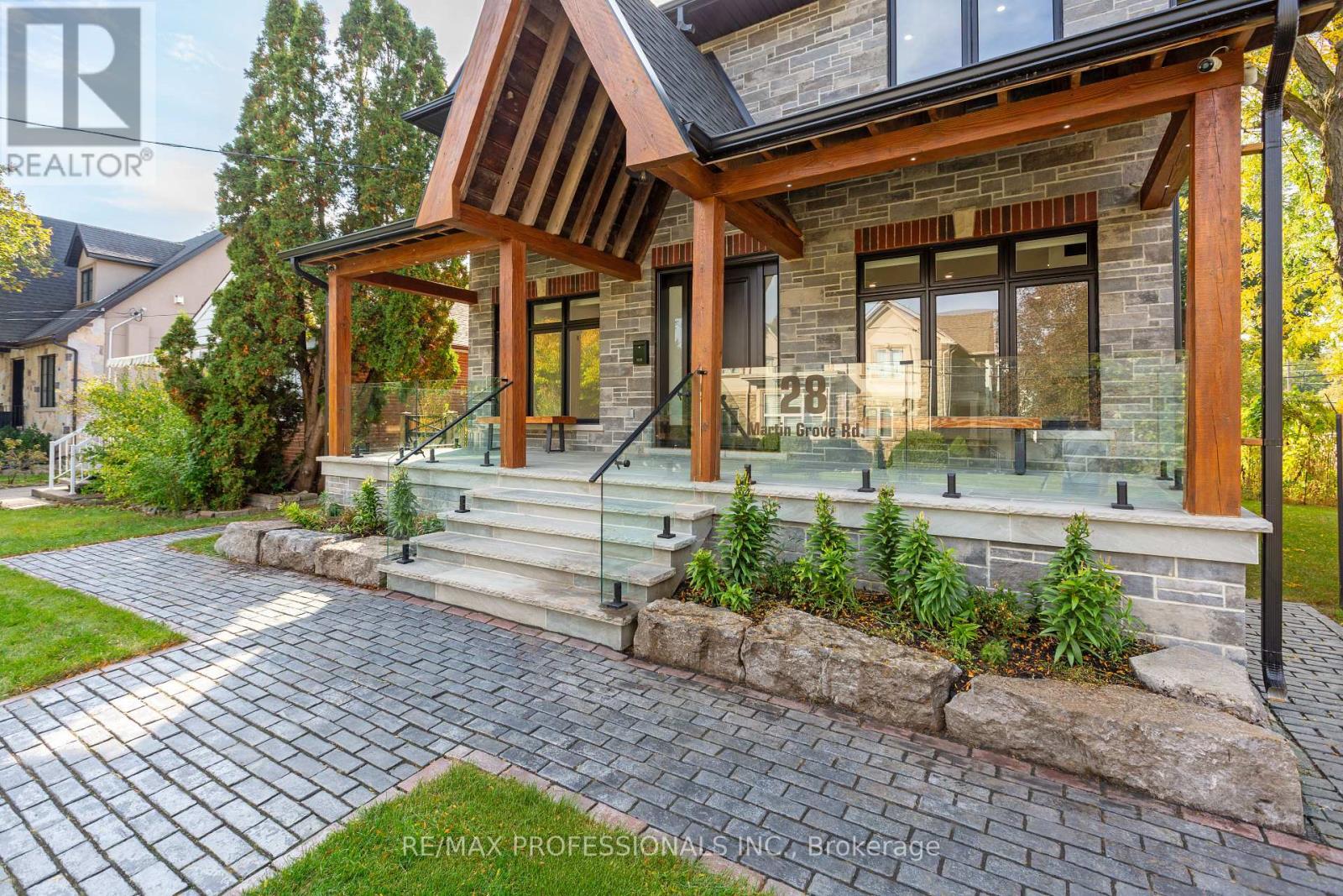 28 Martin Grove Road, Toronto, Ontario  M9B 4J9 - Photo 2 - W14084076