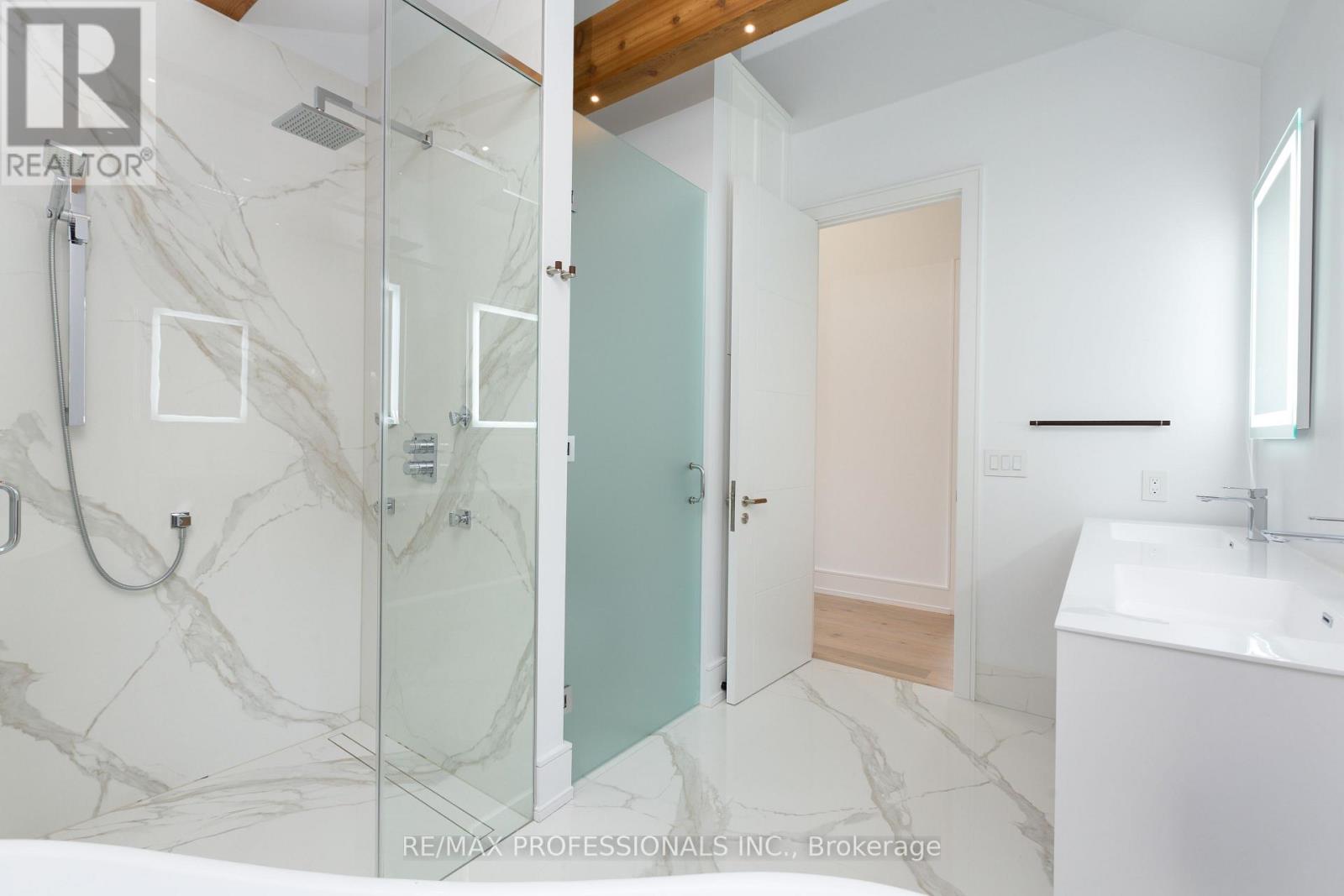 28 Martin Grove Road, Toronto, Ontario  M9B 4J9 - Photo 23 - W14084076