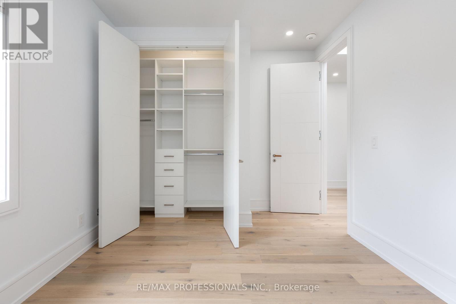 28 Martin Grove Road, Toronto, Ontario  M9B 4J9 - Photo 27 - W14084076