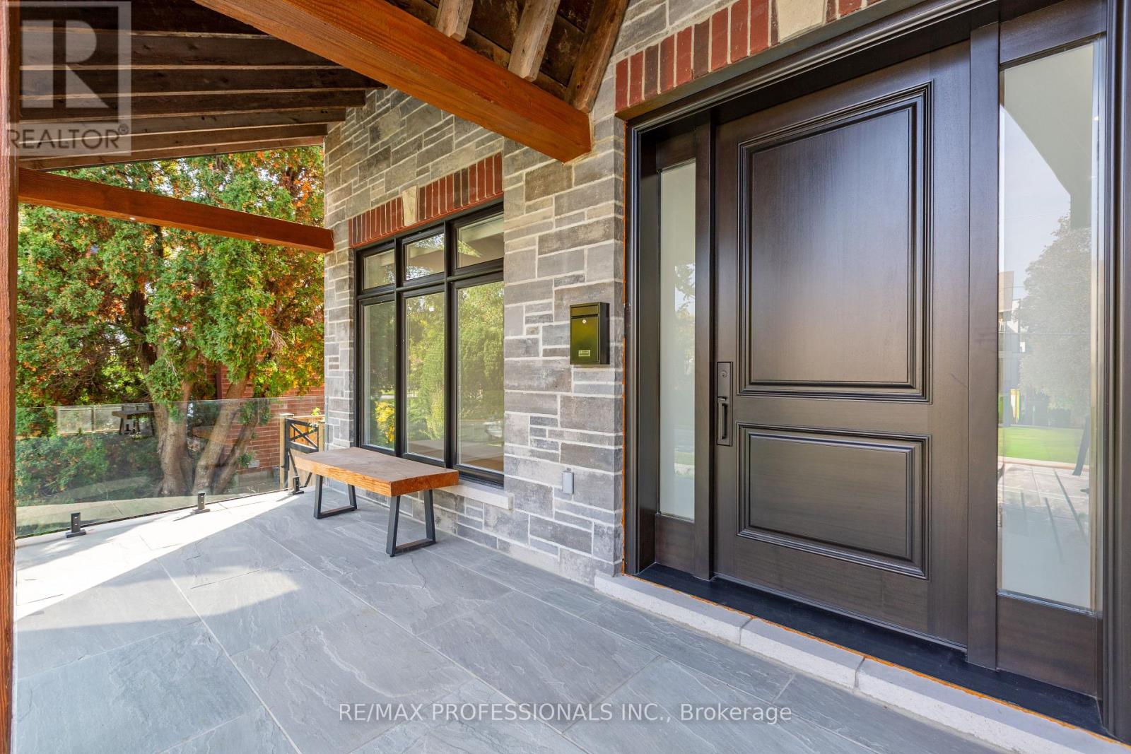 28 Martin Grove Road, Toronto, Ontario  M9B 4J9 - Photo 3 - W14084076
