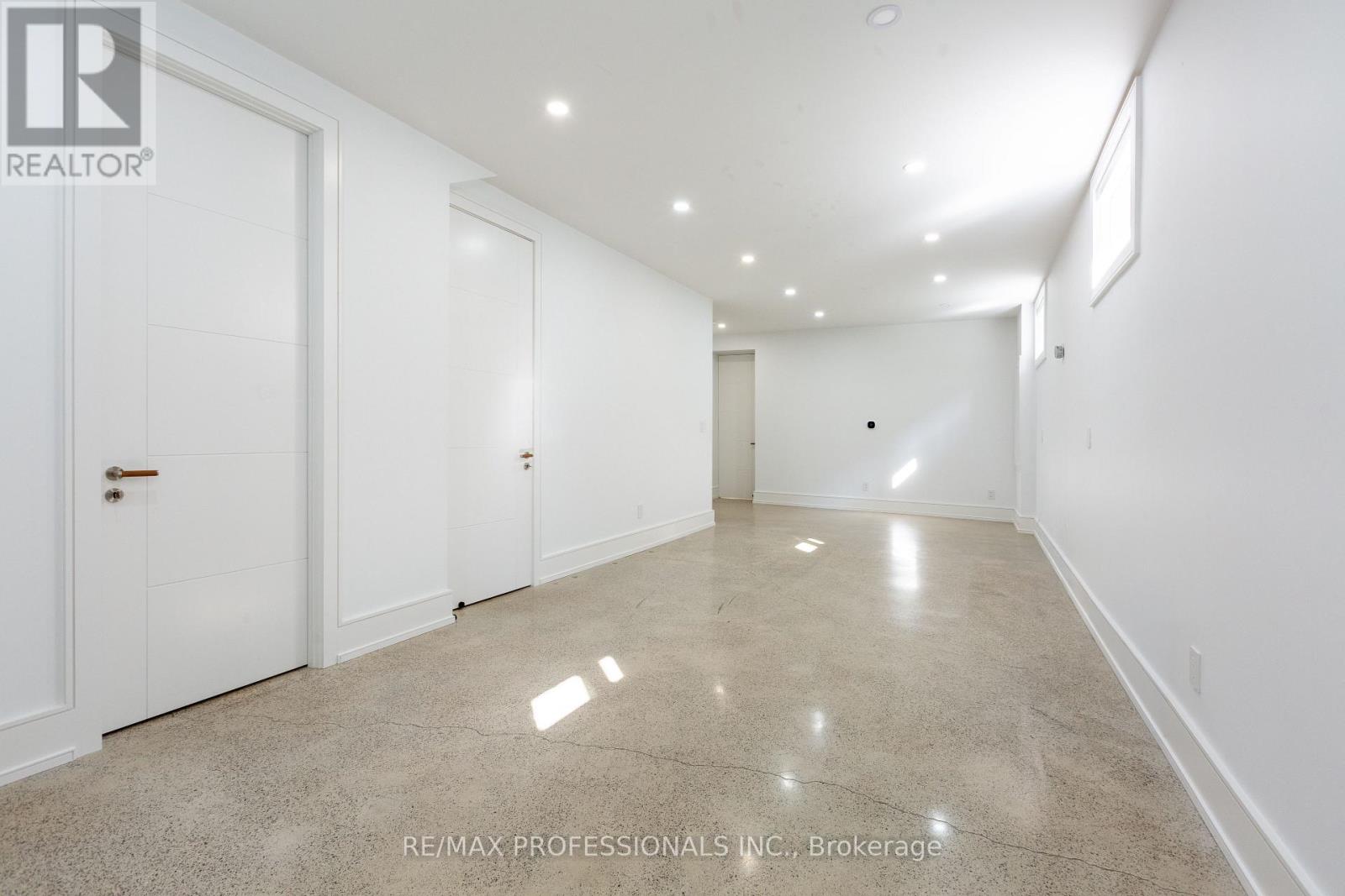 28 Martin Grove Road, Toronto, Ontario  M9B 4J9 - Photo 35 - W14084076