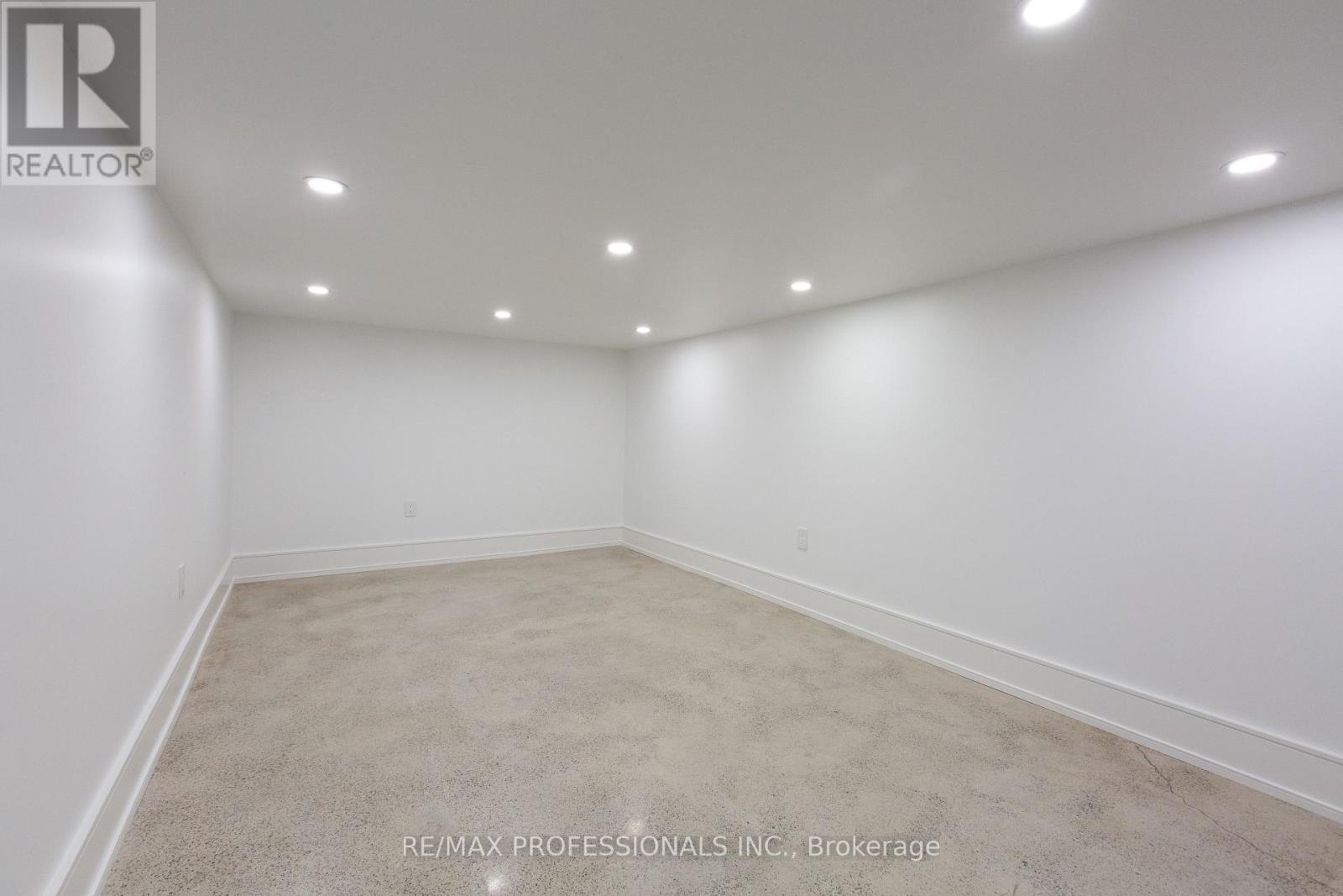 28 Martin Grove Road, Toronto, Ontario  M9B 4J9 - Photo 38 - W14084076