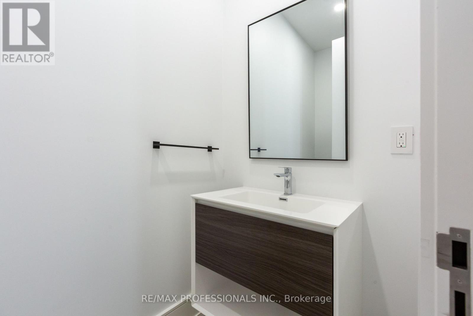 28 Martin Grove Road, Toronto, Ontario  M9B 4J9 - Photo 43 - W14084076