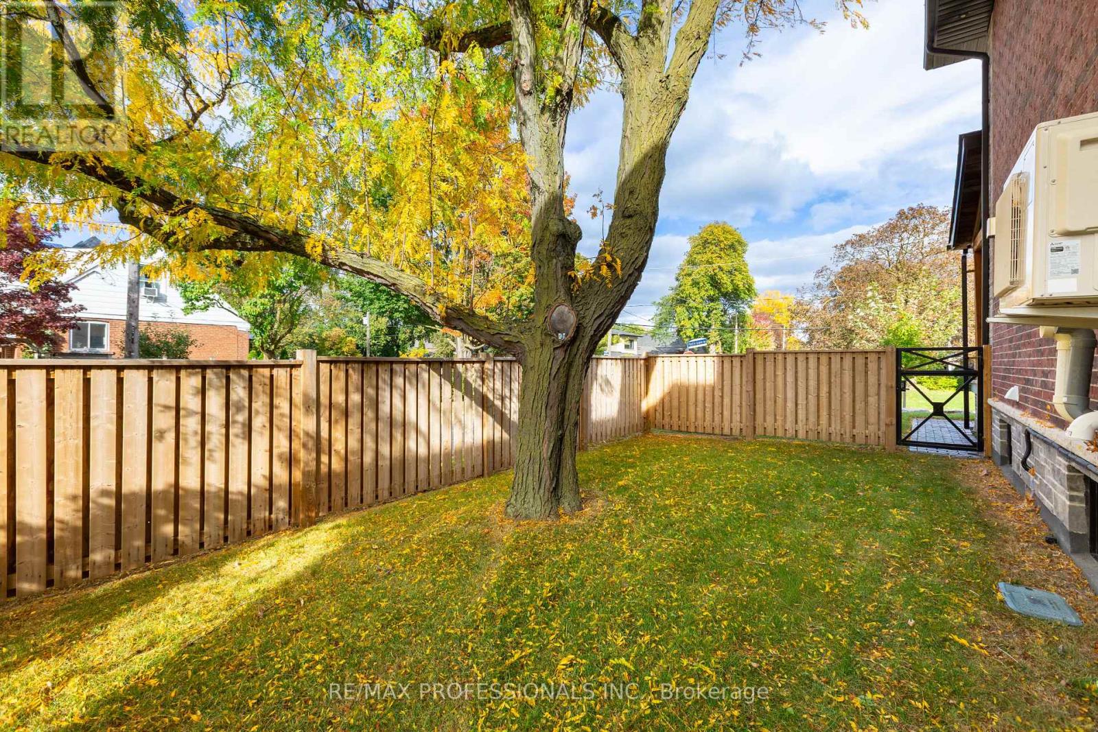 28 Martin Grove Road, Toronto, Ontario  M9B 4J9 - Photo 47 - W14084076