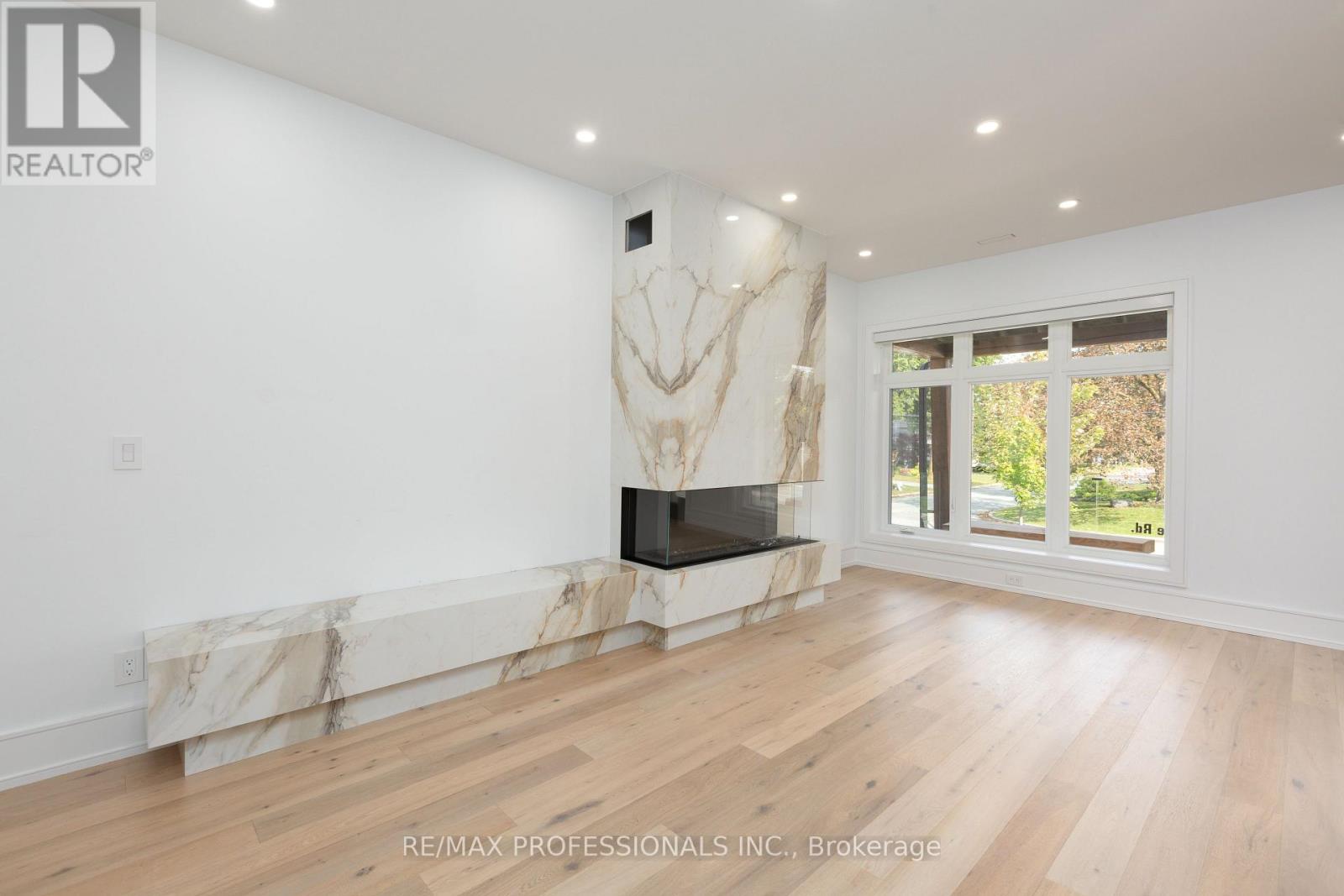 28 Martin Grove Road, Toronto, Ontario  M9B 4J9 - Photo 7 - W14084076