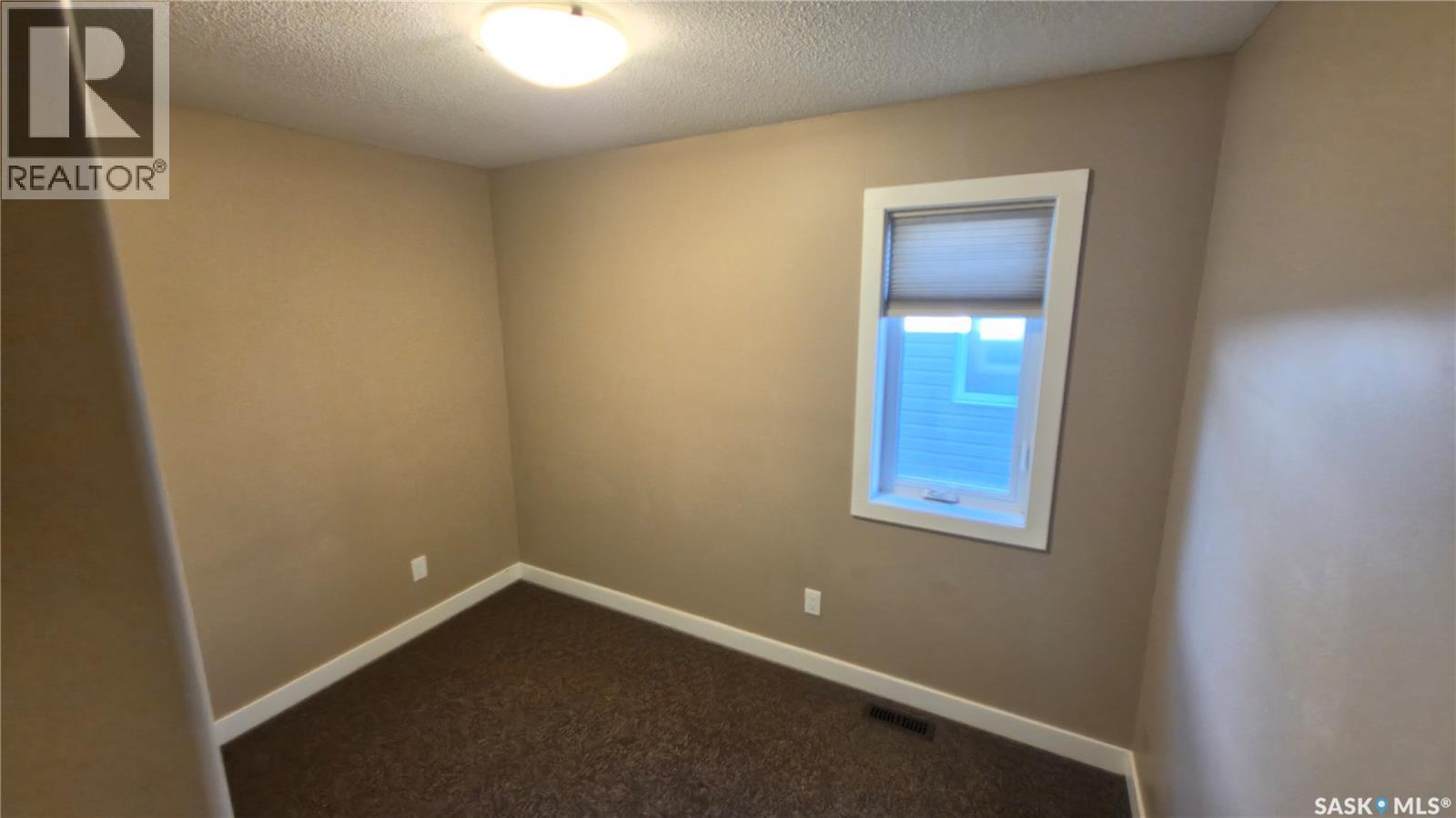 139 St John Street N, Regina, Saskatchewan  S4R 2V8 - Photo 8 - SK051225