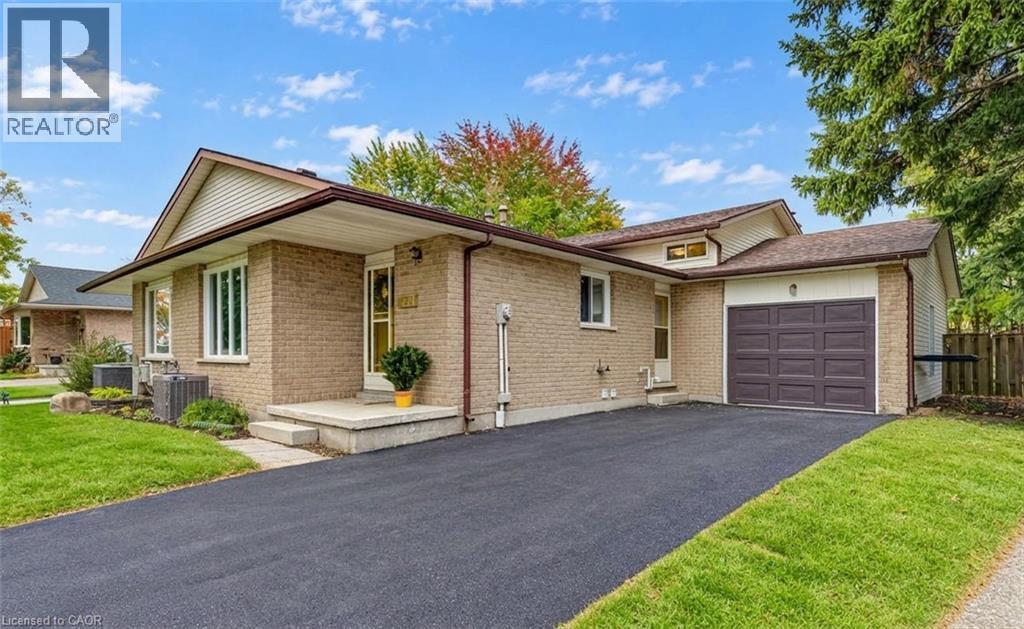 15 Uxbridge Crescent, Kitchener, Ontario  N2E 2S2 - Photo 2 - 40868397