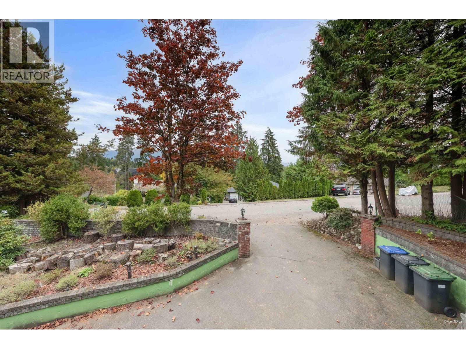 1119 TUXEDO DRIVE