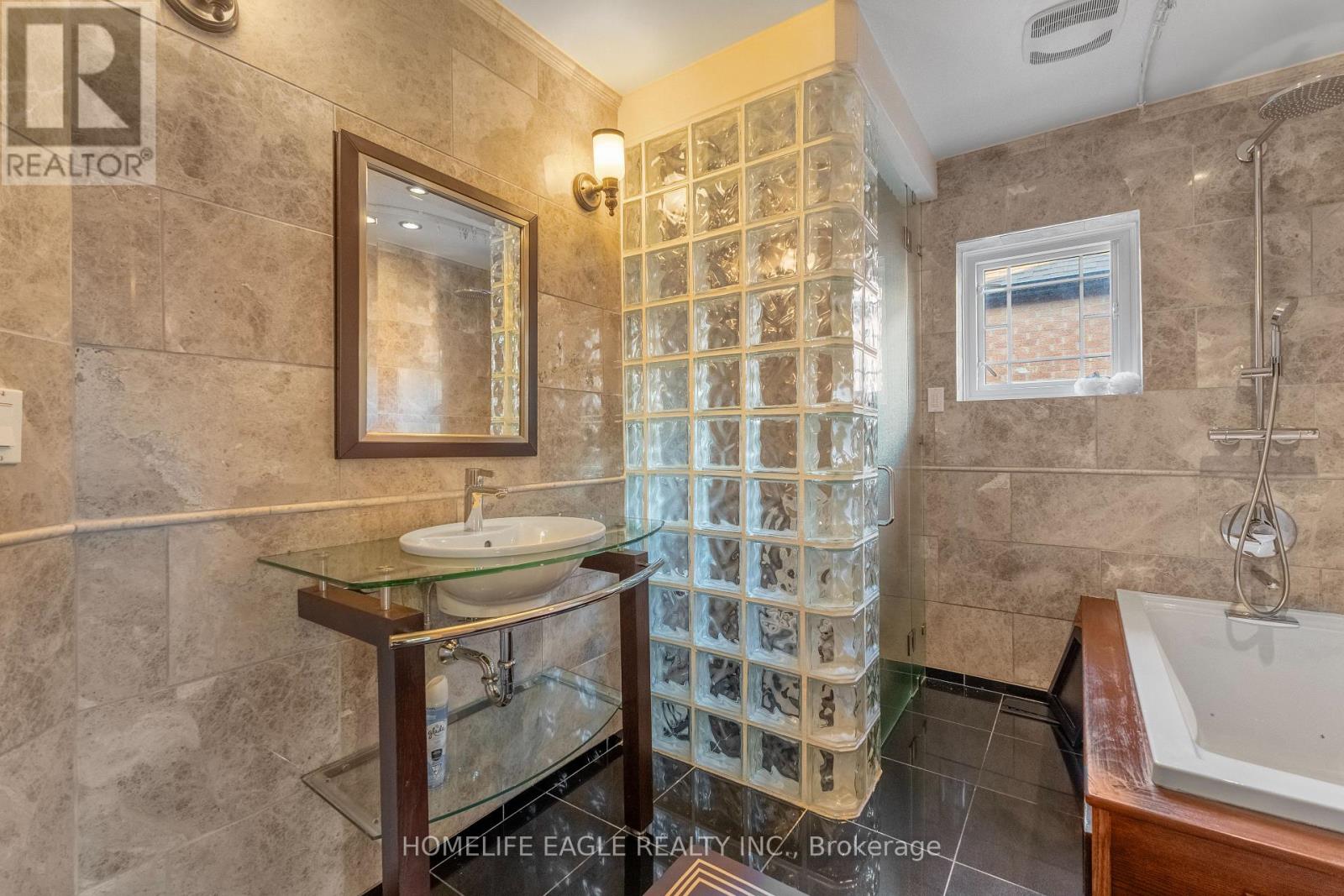 82 Roberson Drive, Ajax, Ontario  L1T 3Z6 - Photo 28 - E14084132