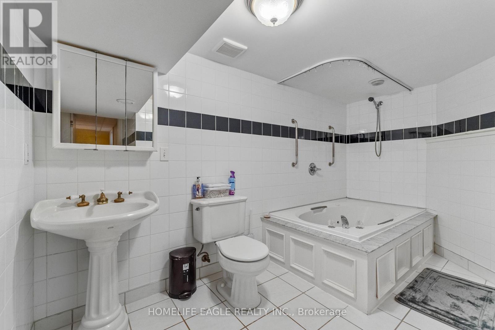 82 Roberson Drive, Ajax, Ontario  L1T 3Z6 - Photo 39 - E14084132