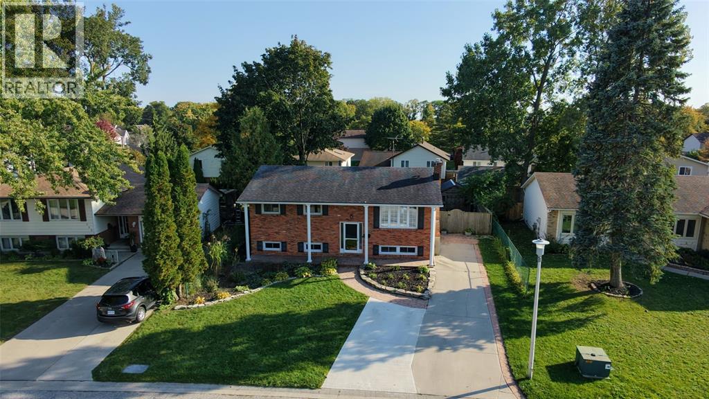 409 HUXLEY AVENUE Sarnia Ontario Canada N7S4Z1 4