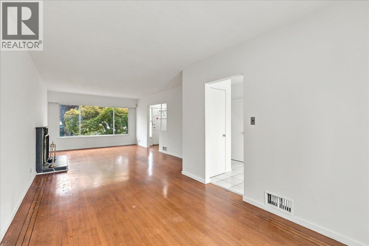 4656 Brentlawn Drive, Burnaby, British Columbia  V5C 3V2 - Photo 12 - R3175845