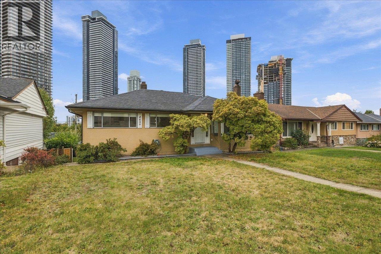 4656 Brentlawn Drive, Burnaby, British Columbia  V5C 3V2 - Photo 2 - R3175845