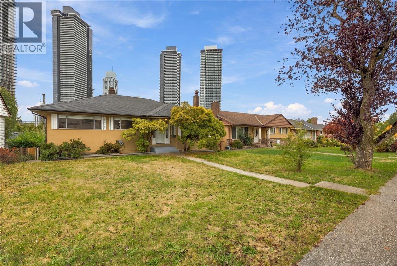 4656 Brentlawn Drive, Burnaby, British Columbia  V5C 3V2 - Photo 3 - R3175845