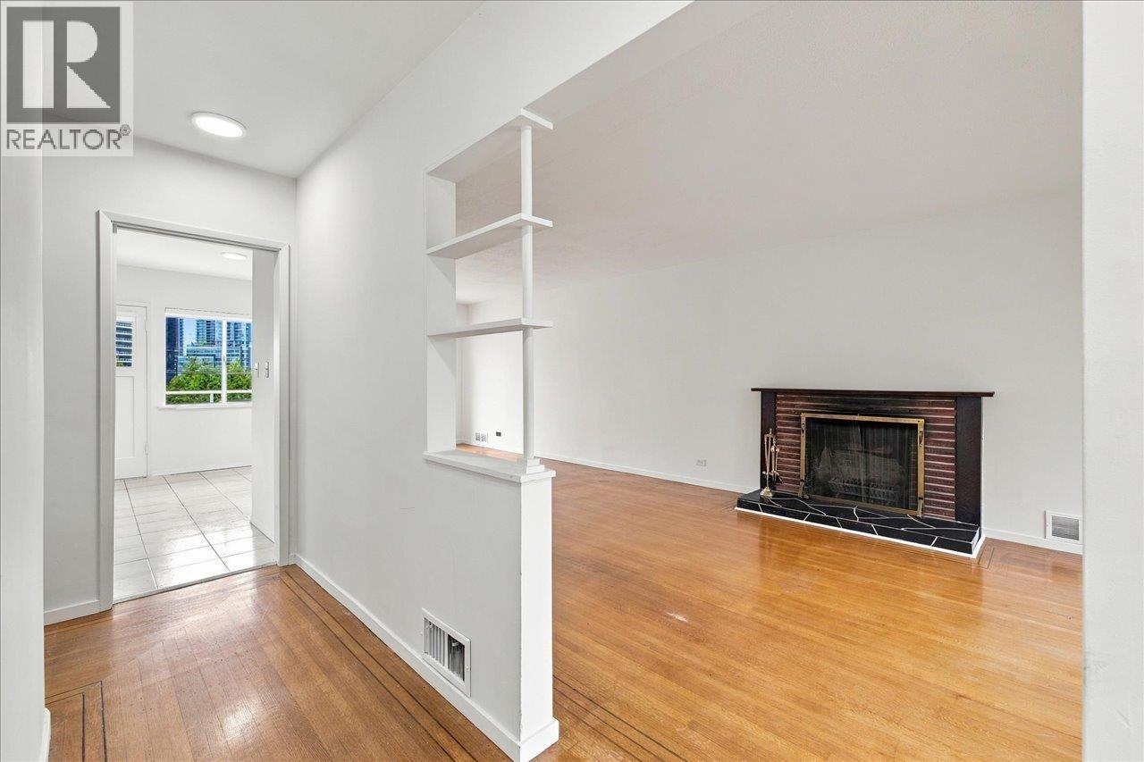 4656 Brentlawn Drive, Burnaby, British Columbia  V5C 3V2 - Photo 4 - R3175845