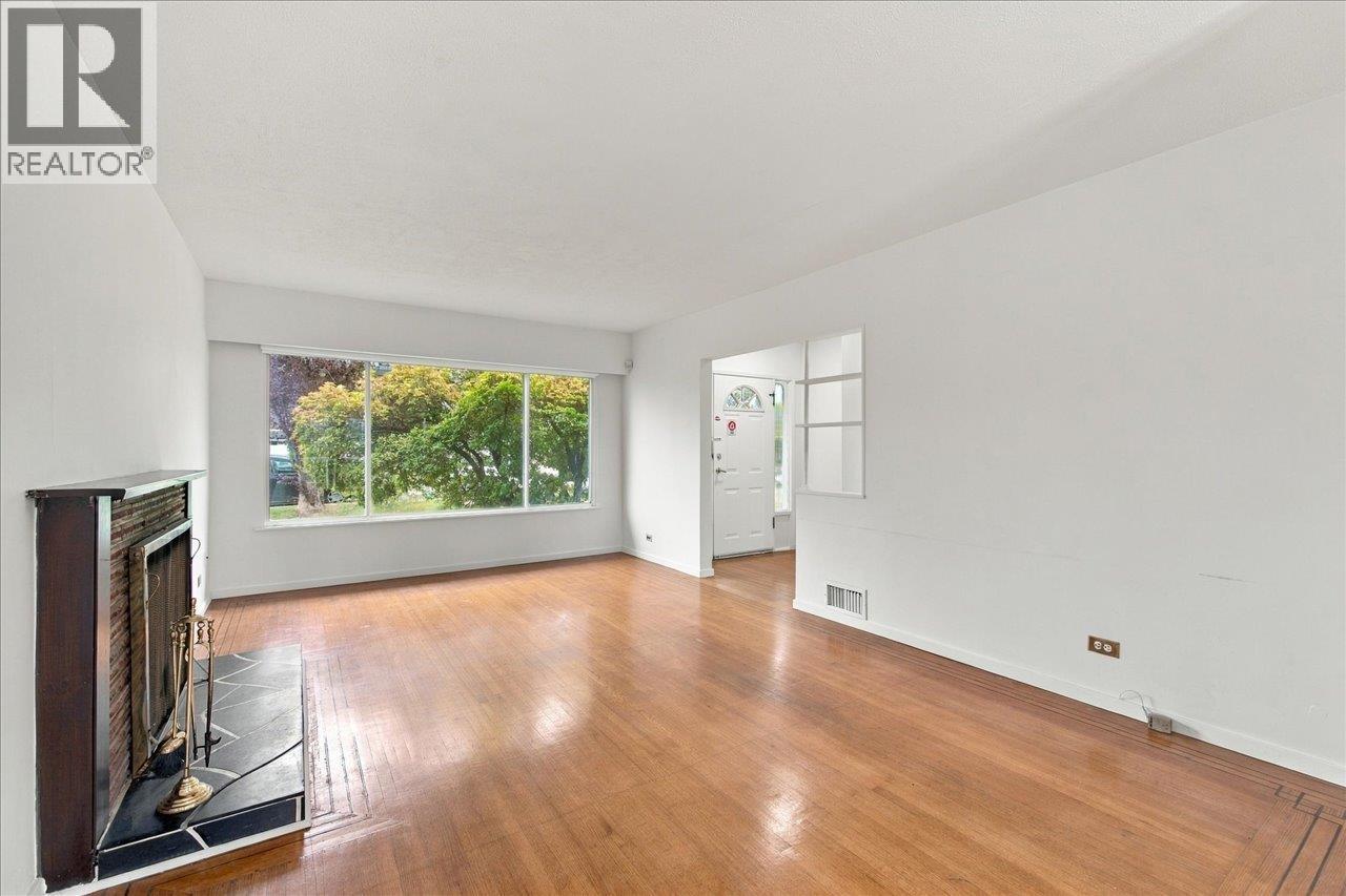 4656 Brentlawn Drive, Burnaby, British Columbia  V5C 3V2 - Photo 9 - R3175845