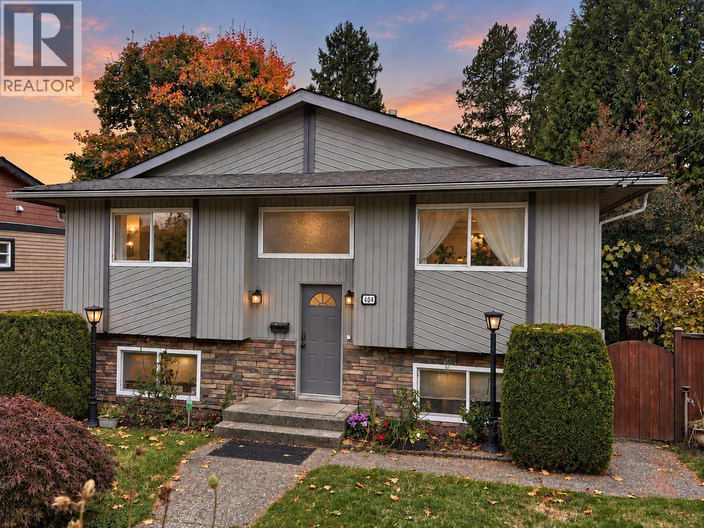 404 MUNDY STREET, coquitlam, British Columbia
