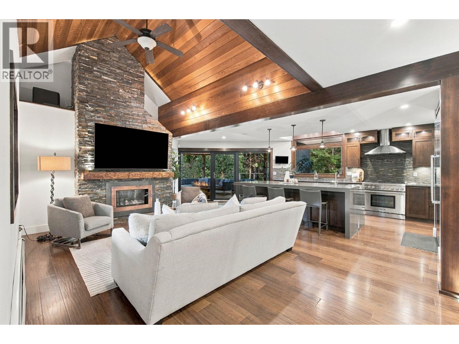 1383 Charter Hill Drive, Coquitlam, British Columbia  V3E 1P1 - Photo 4 - R3175863