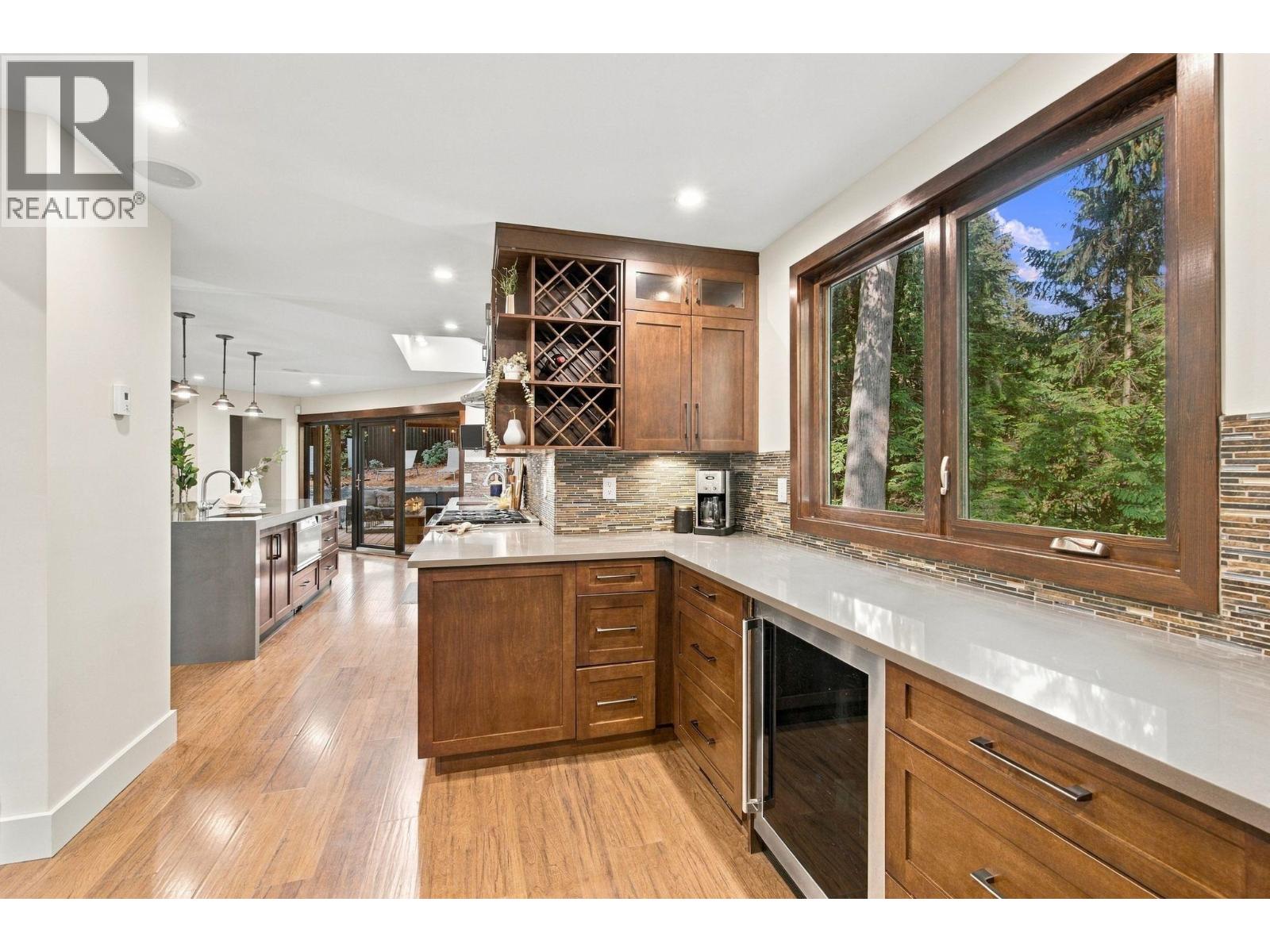 1383 Charter Hill Drive, Coquitlam, British Columbia  V3E 1P1 - Photo 9 - R3175863