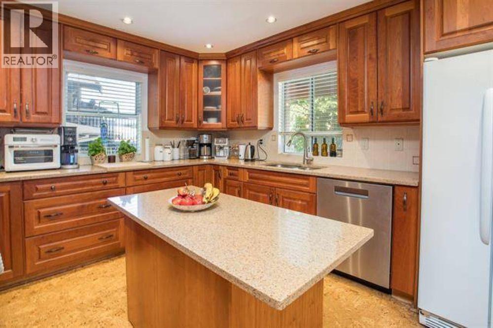 2945 W 12 Avenue, Vancouver, British Columbia  V6K 2R2 - Photo 2 - R3175848