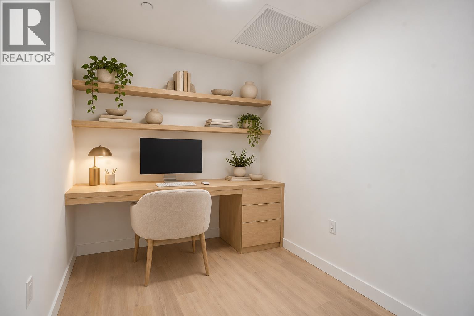 207 1080 Marine Drive, North Vancouver, British Columbia  V7P 3C4 - Photo 6 - R3175862