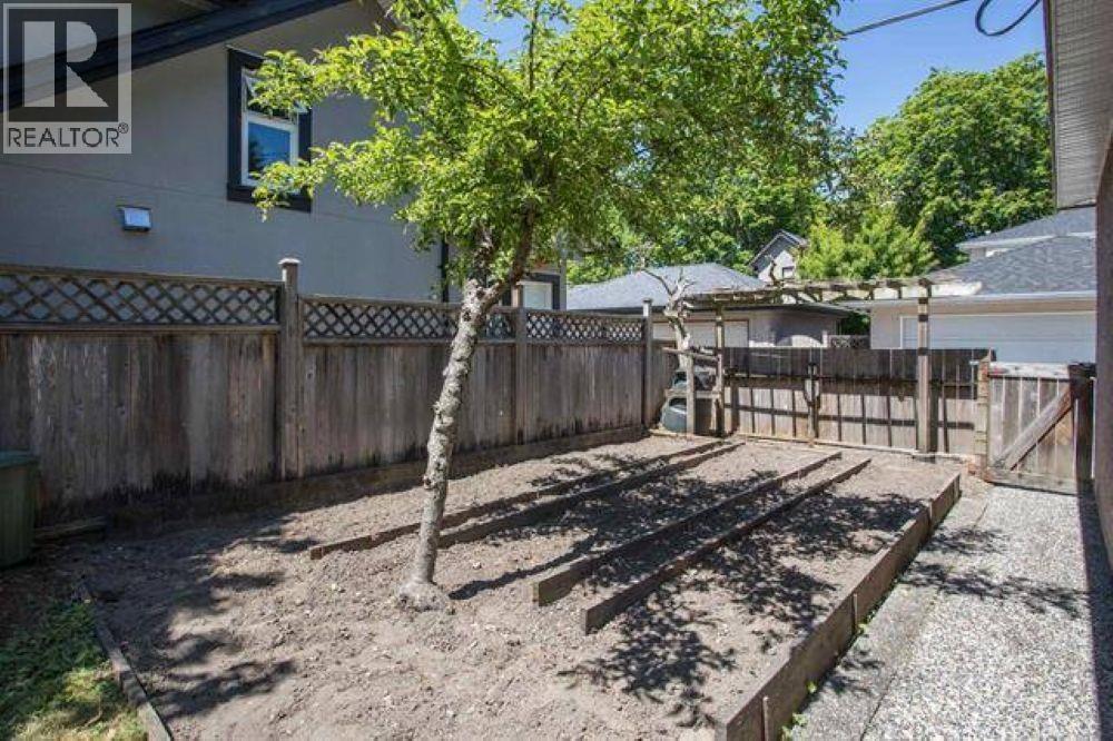 Upper-2945 W 12th Avenue, Vancouver, British Columbia  V6K 2R2 - Photo 16 - R3175865