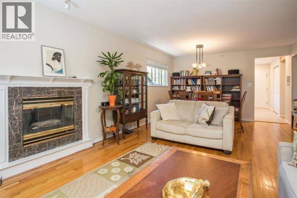 Upper-2945 W 12th Avenue, Vancouver, British Columbia  V6K 2R2 - Photo 2 - R3175865